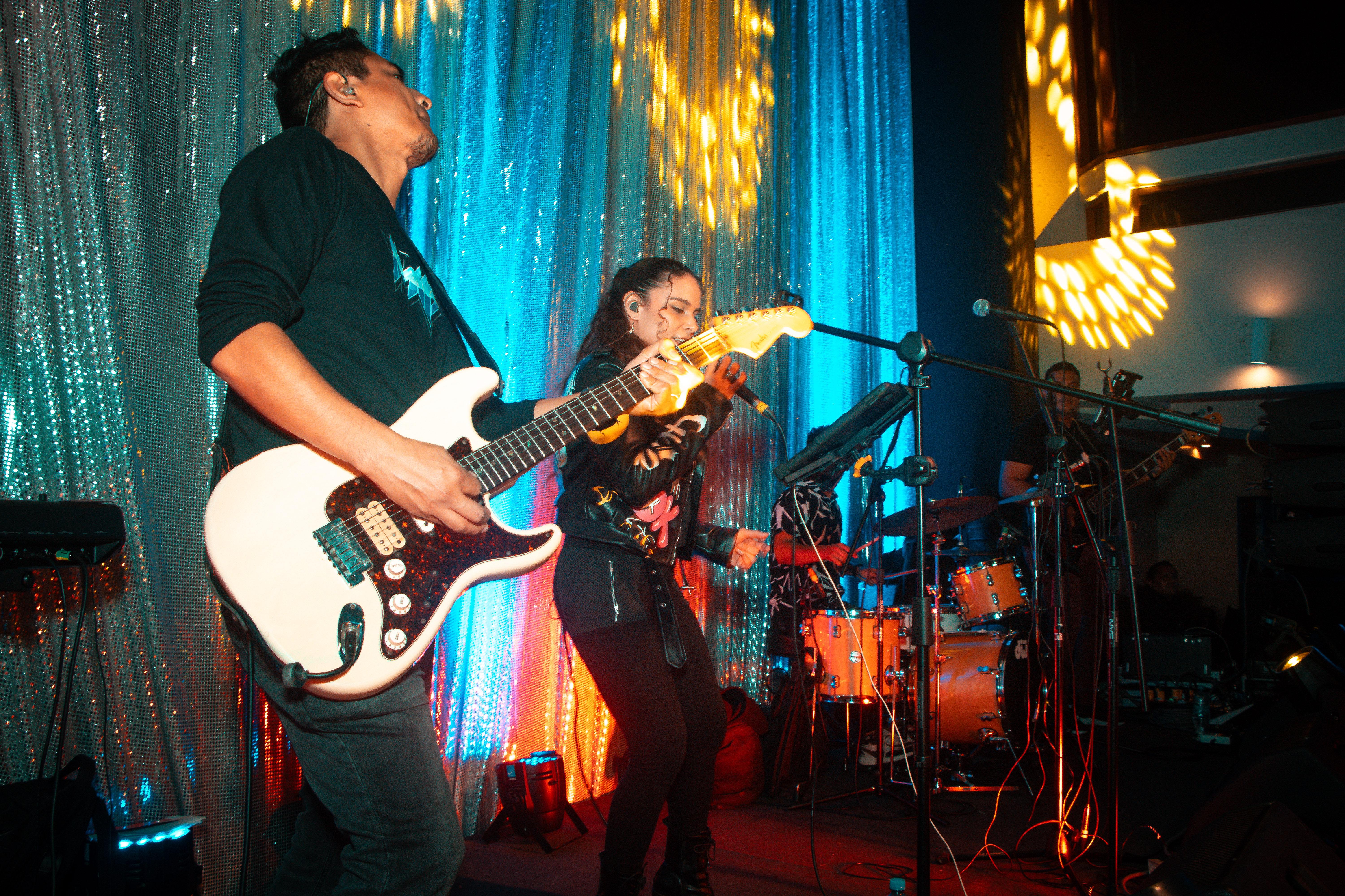 NOCHE DE ROCK FRENTE AL MAR 